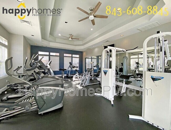 Building Photo - 2011 N Hwy 17