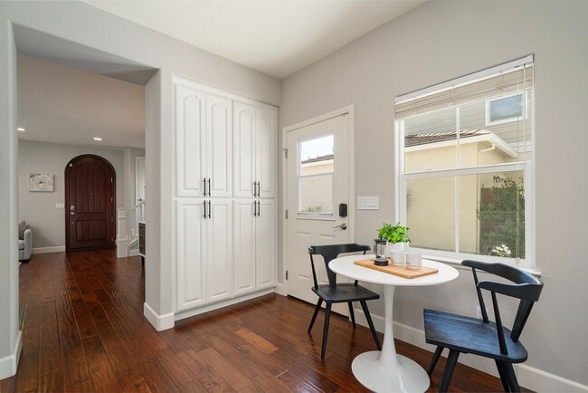 Building Photo - Tassajara Cottages Danville Home - Super C...