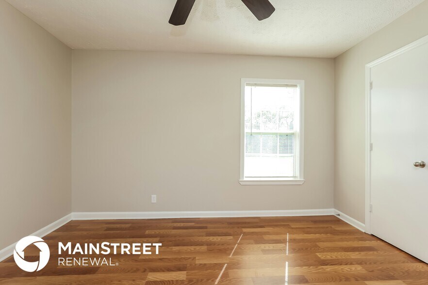 Building Photo - 380 Meadowview Dr