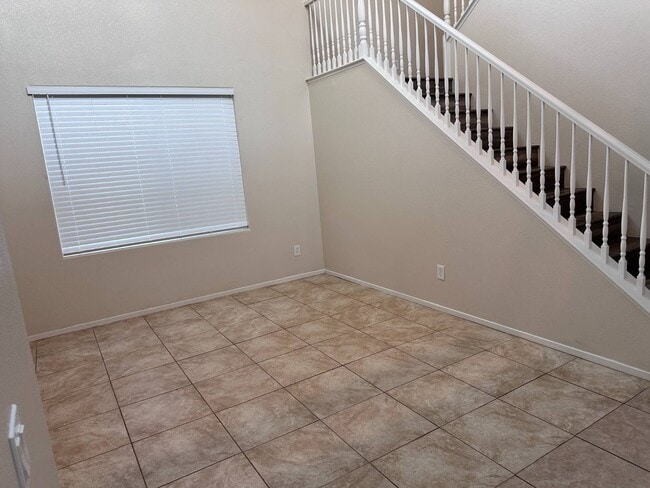 Building Photo - 2820 Dowitcher Ave