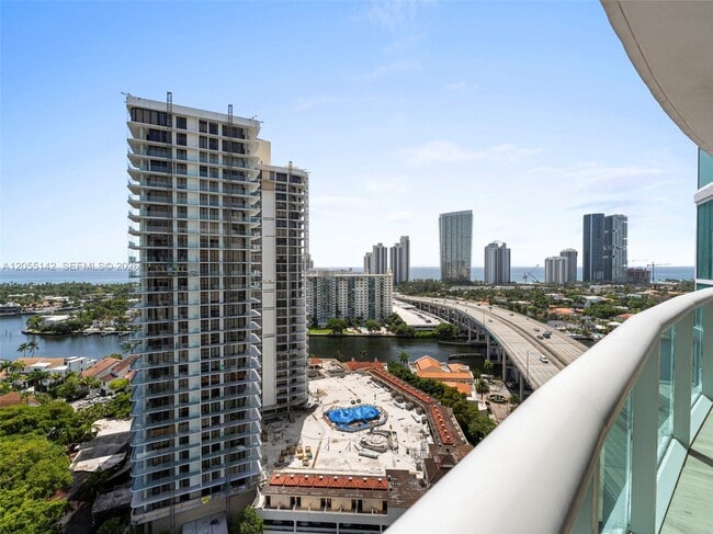Building Photo - 19400 Turnberry Way