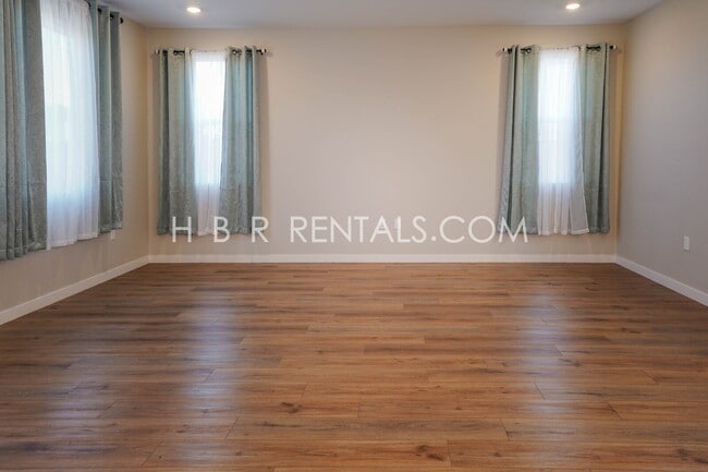 Building Photo - 1038 Osprey Dr