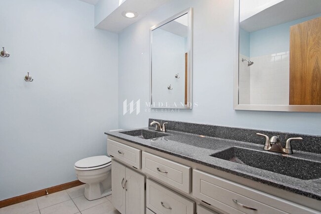 Building Photo - 4 Bedroom Papillion Home!