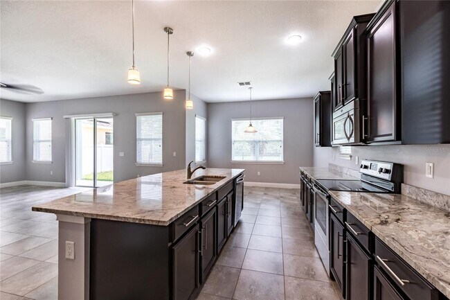 Building Photo - 11323 Quiet Forest Dr