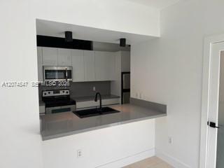 Building Photo - 455 NE 25th St