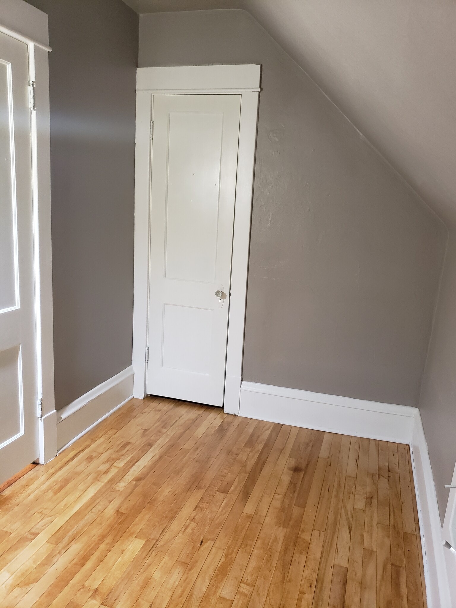 Building Photo - 1751 S 60th St