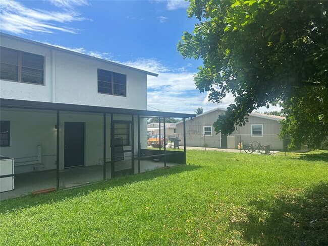 Building Photo - 8507 Sunset Dr