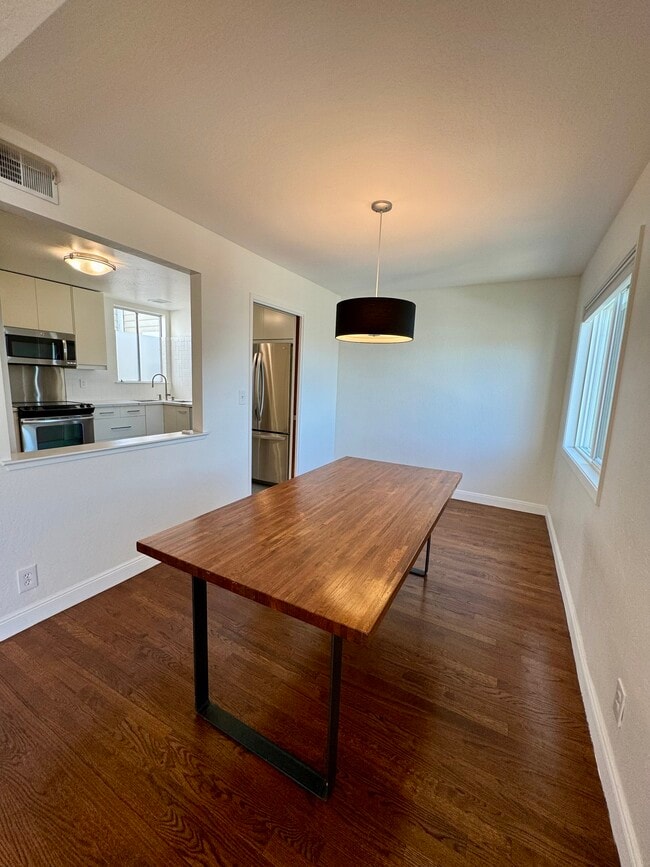 Building Photo - 137 Saint Marys Ave