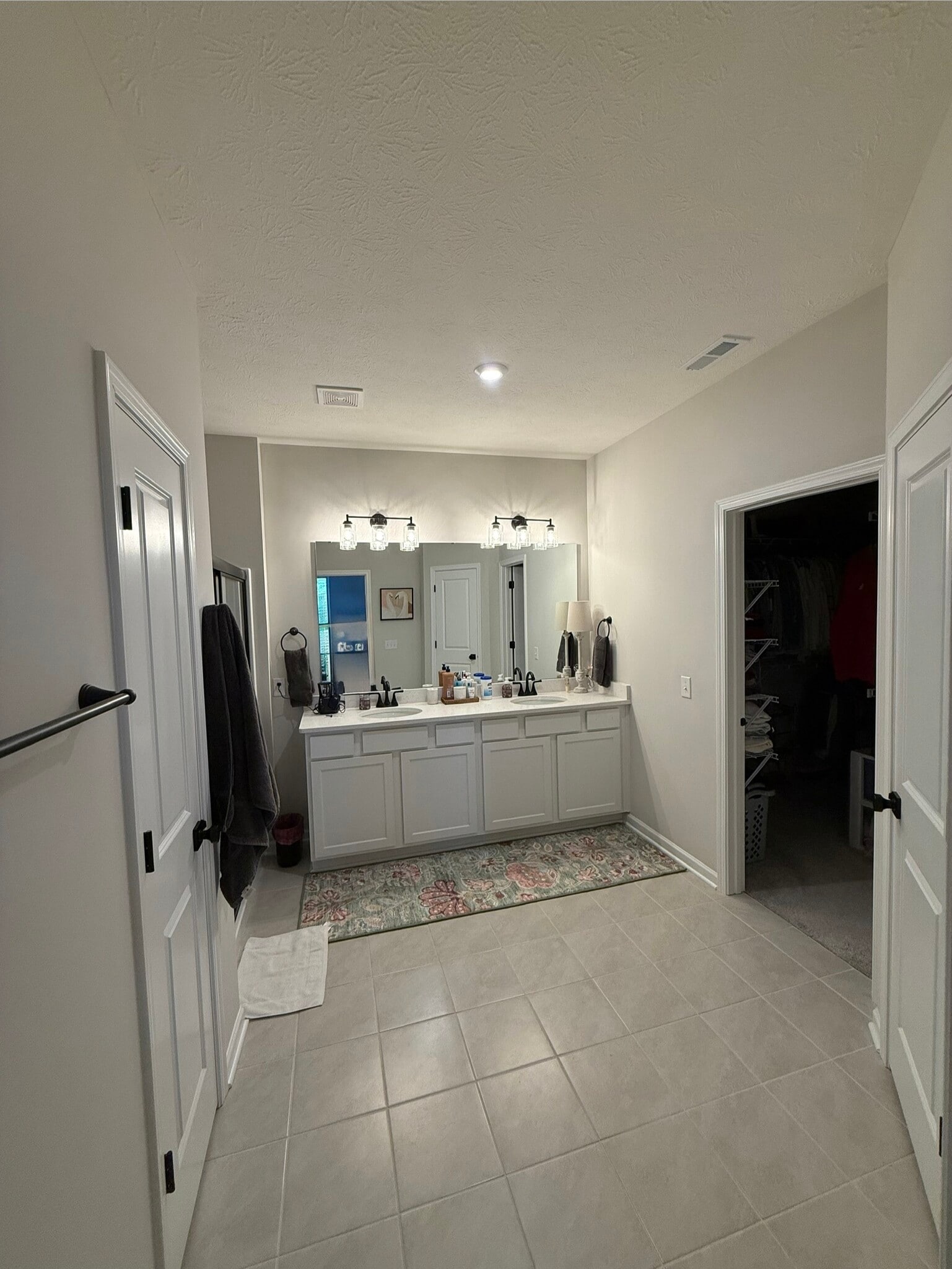 Building Photo - 12019 Gia Ct