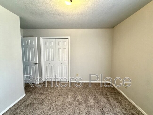 Building Photo - 1548 E 74th St