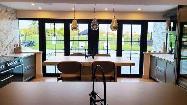 Building Photo - 4312 NE 22nd Ave