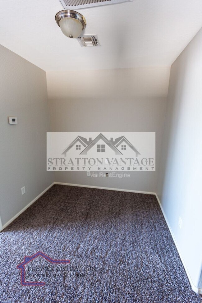 Building Photo - 21731 W Pima St