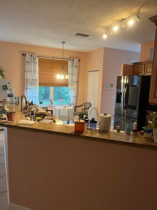 Building Photo - 18051 Rhumba Way