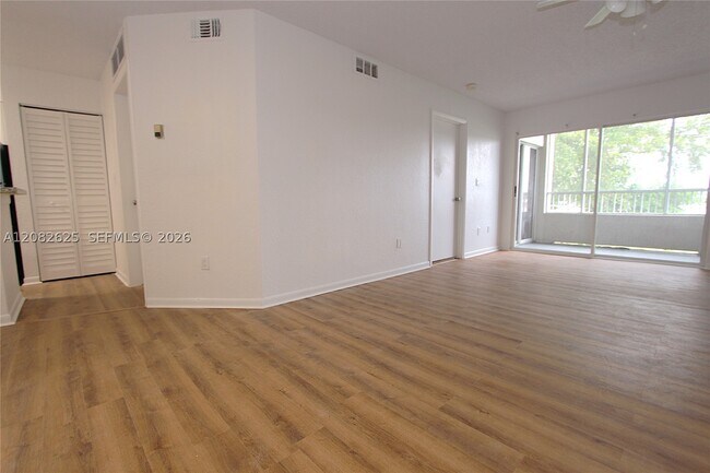 Building Photo - 2881 N Oakland Forest Dr