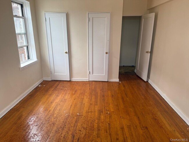 Building Photo - 105-38 63rd Dr