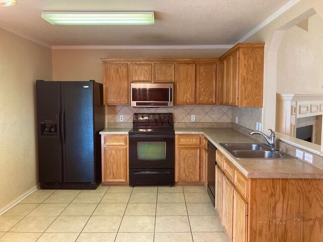 Building Photo - 5604 Bertha Dr