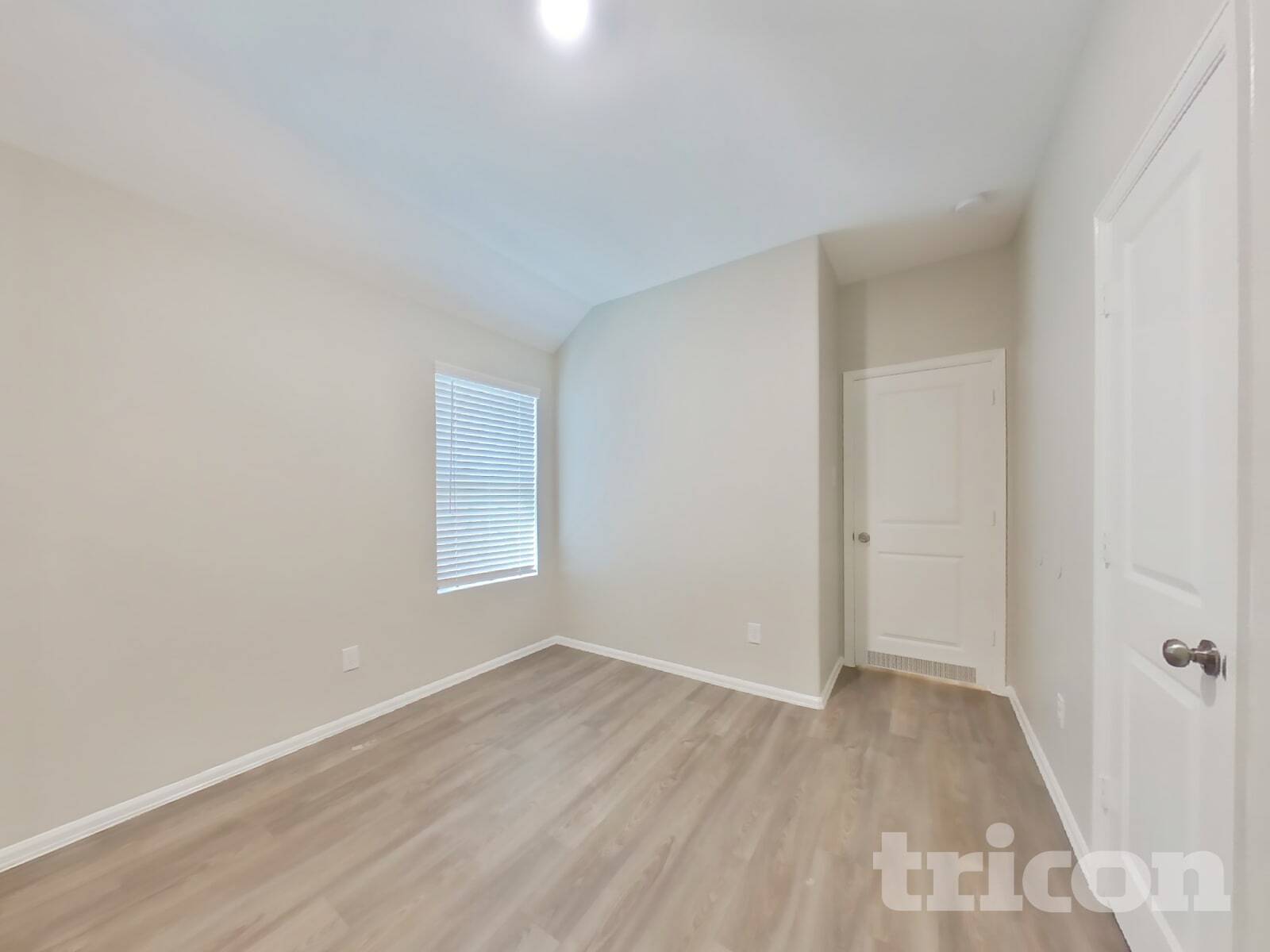 Building Photo - 210 Pine cavern dr