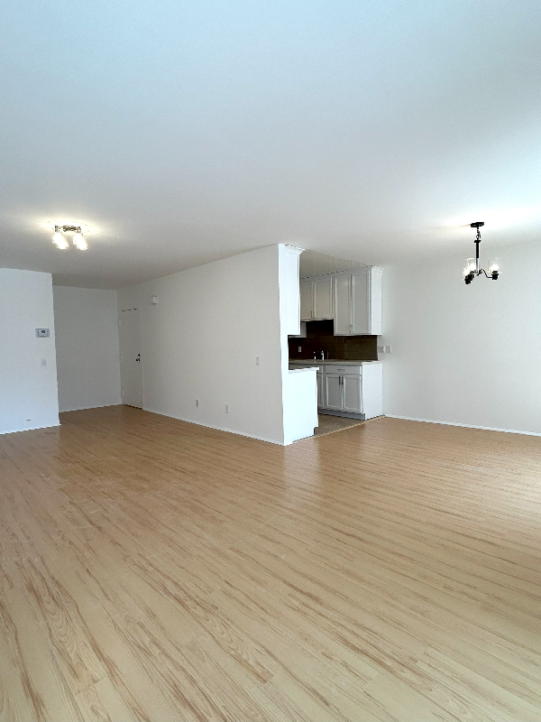 Building Photo - 1849 S Bentley Ave