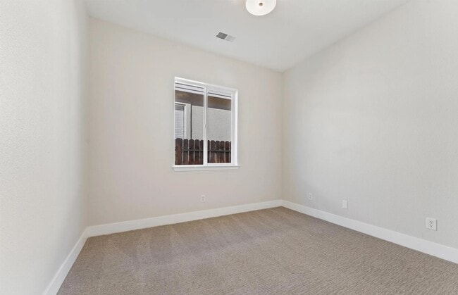 Building Photo - 1058 Chip Ct