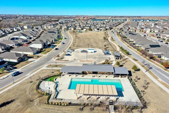 Building Photo - 424 Windy Reed Rd