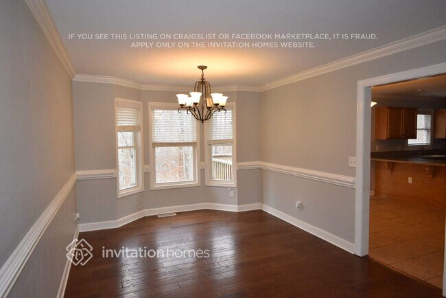 Building Photo - 4033 MacKenzie Dr