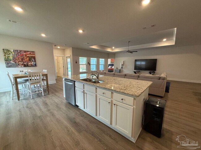 Building Photo - 5978 Forest Bay Ave