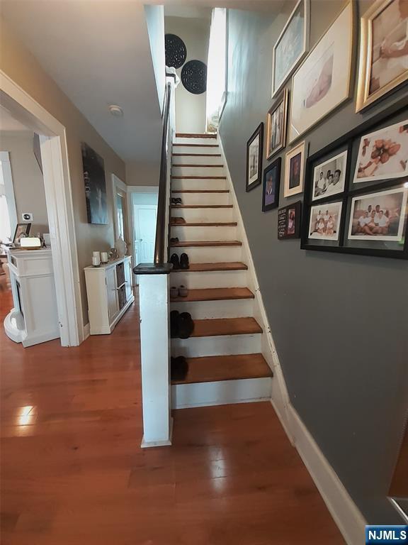 Building Photo - 98 Willard St