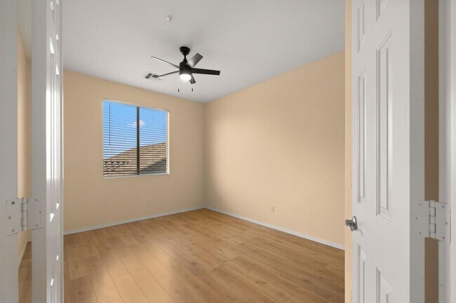 Building Photo - 7798 E Buteo Dr