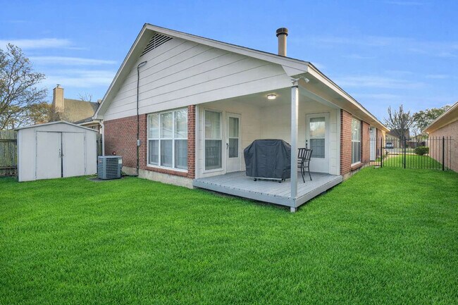 Building Photo - 6509 Enfield Mews