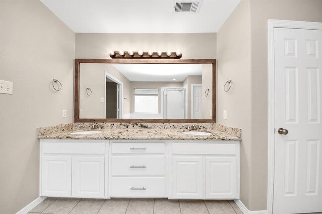 Building Photo - 8522 Sports Haven Dr