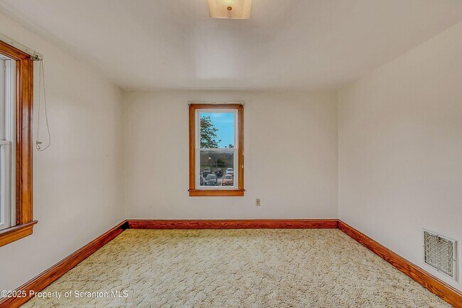 Building Photo - 443 14th Ave