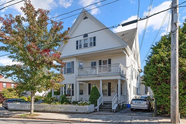 Primary Photo - 733 Hale St