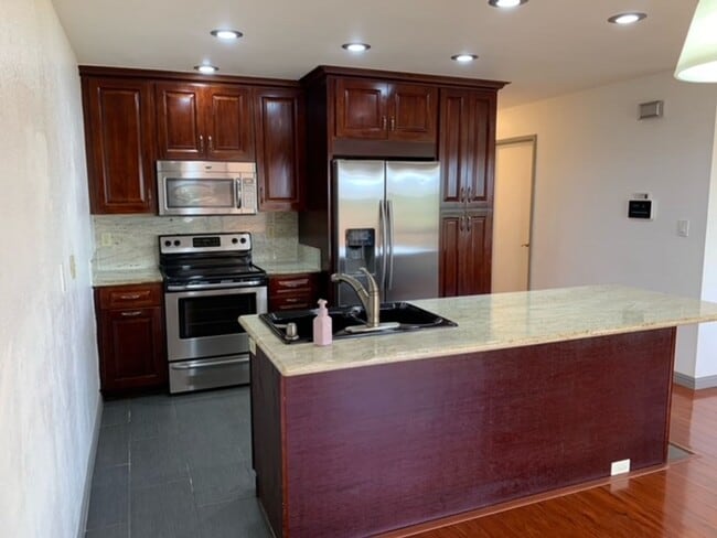 Building Photo - Waipio Gentry 3 bedroom, 2 bath house with garage - Avail now!