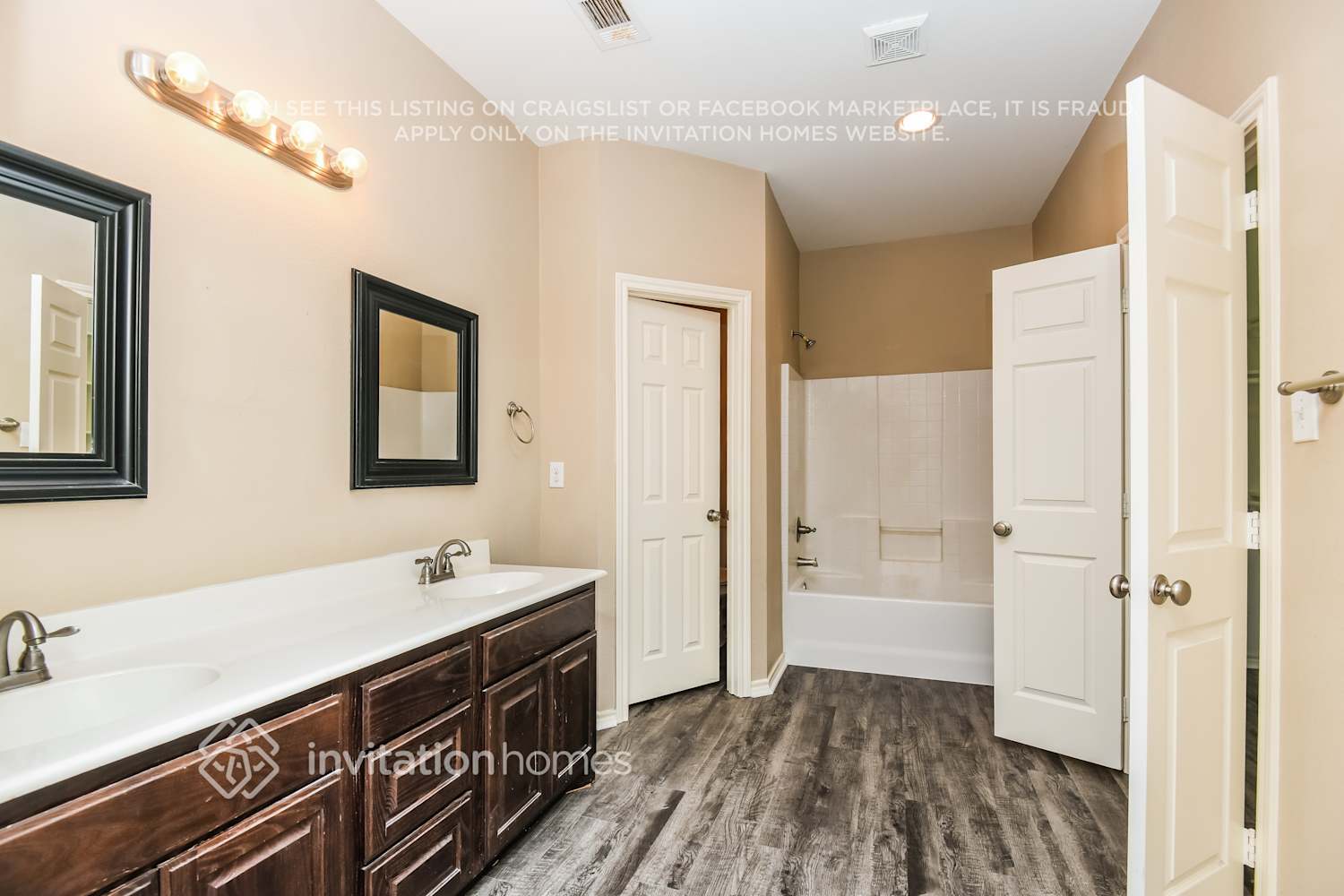 Building Photo - 1609 Vineridge Ln