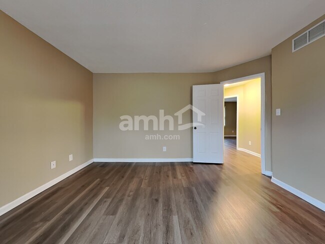 Building Photo - 510 Arlington Dr