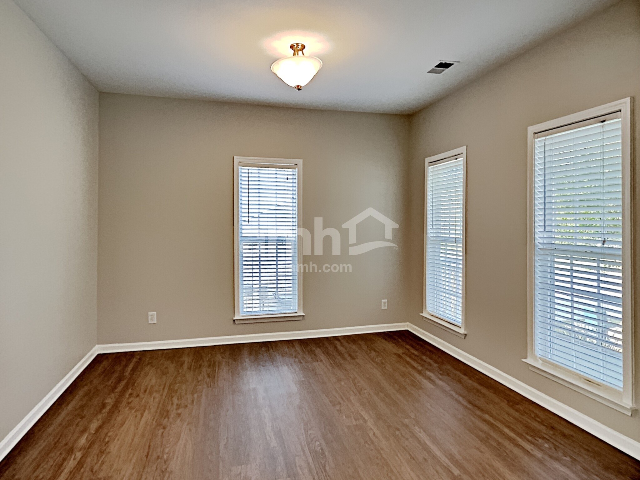 Building Photo - 222 Mott Rd