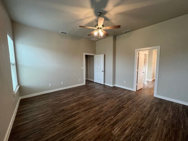 Building Photo - New Beginnings Start At AMRR: RARE 4 BEDROOM IN FRENSHIP ISD