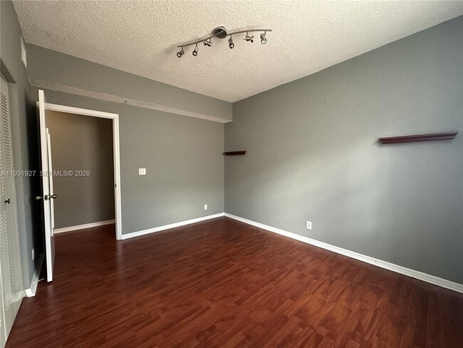 Building Photo - 1402 Veracruz Ln