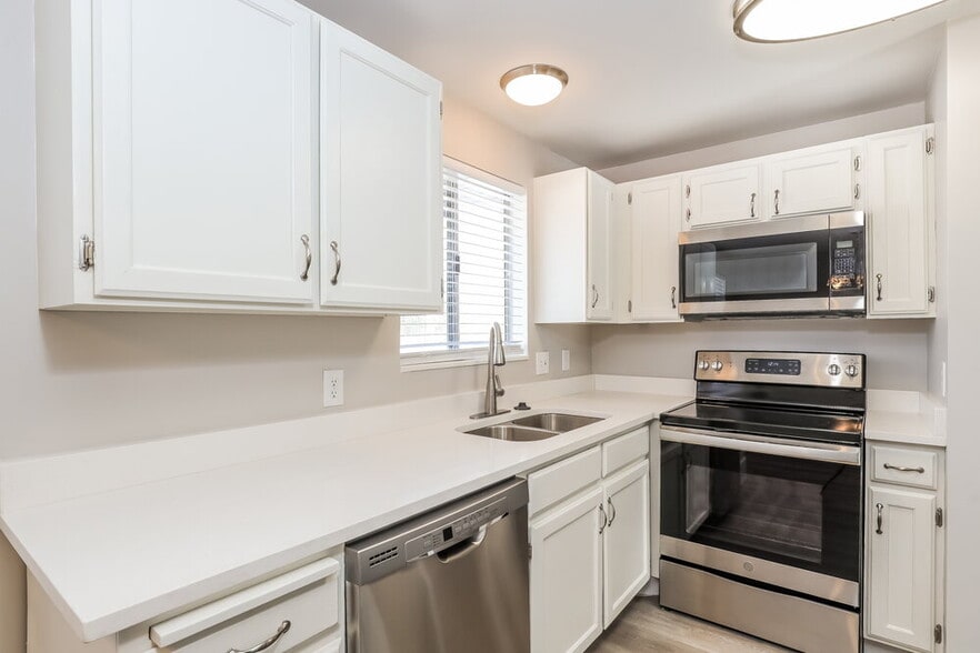 Building Photo - 1412 W 8660 S