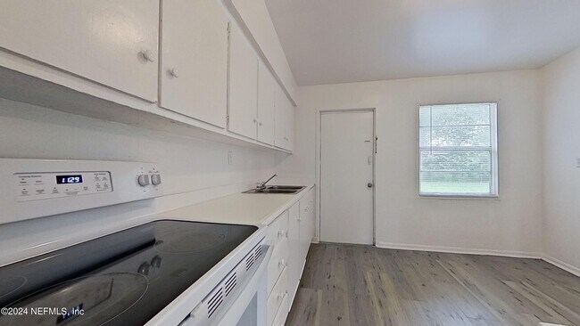 Building Photo - 2612 Ector Rd N