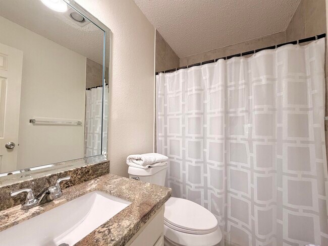 Building Photo - 200 Martingale