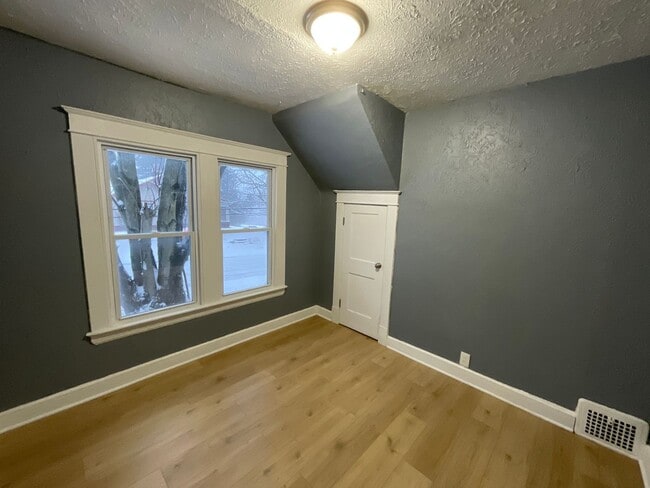 Building Photo - 12602 Thornhurst Ave