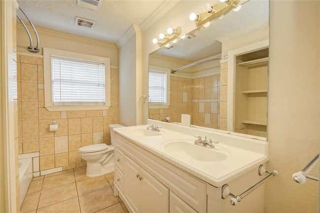 Building Photo - 5902 Hornwood Dr
