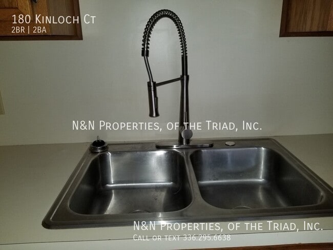 Building Photo - 180 Kinloch Ct