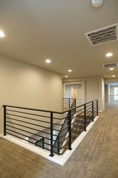 Building Photo - 23068 Alder Ln SE