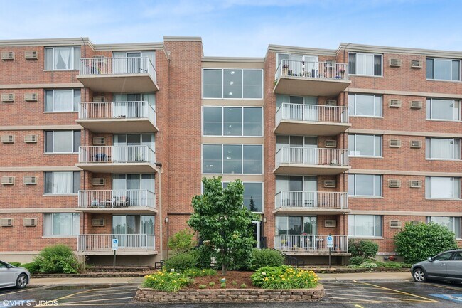 Primary Photo - 2200 S Stewart Ave