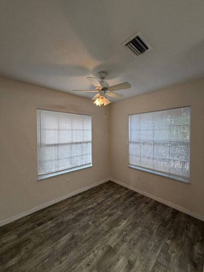 Building Photo - Rainbow Springs Country Club 2/2 ***Won't Last***