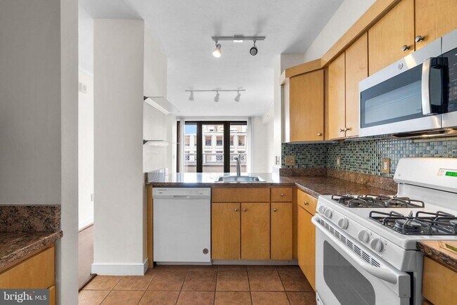 Building Photo - 631 D St NW
