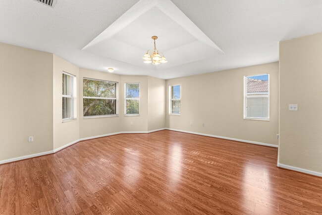 Building Photo - 255 Saratoga Blvd E