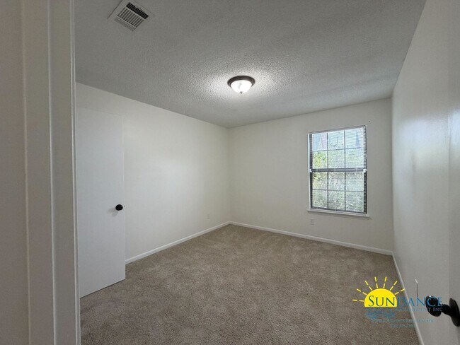 Building Photo - Charming 3-Bedroom Home in Fort Walton Beach!